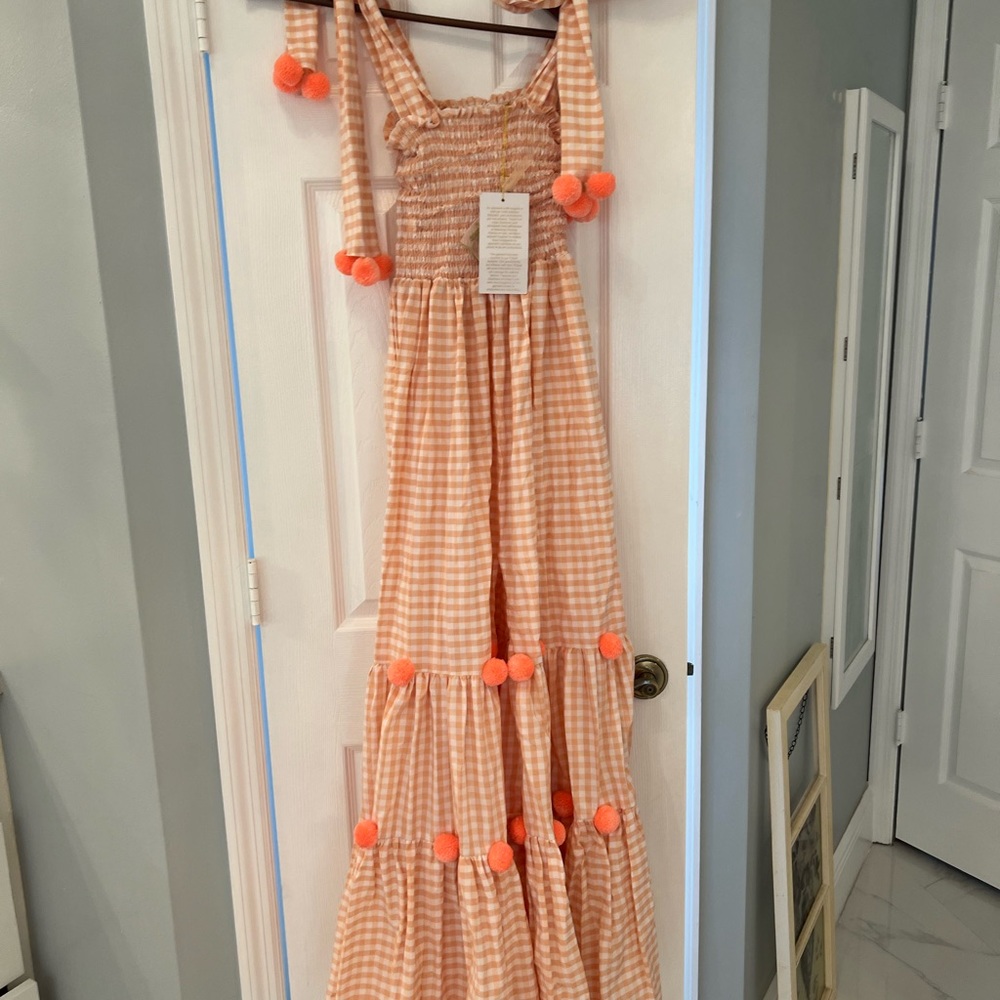 New with tags never worn Sundress M/L